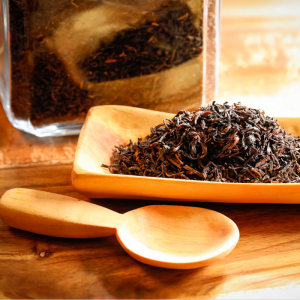 Mieszanka czarnych herbat keemum, darjeling i Assam
